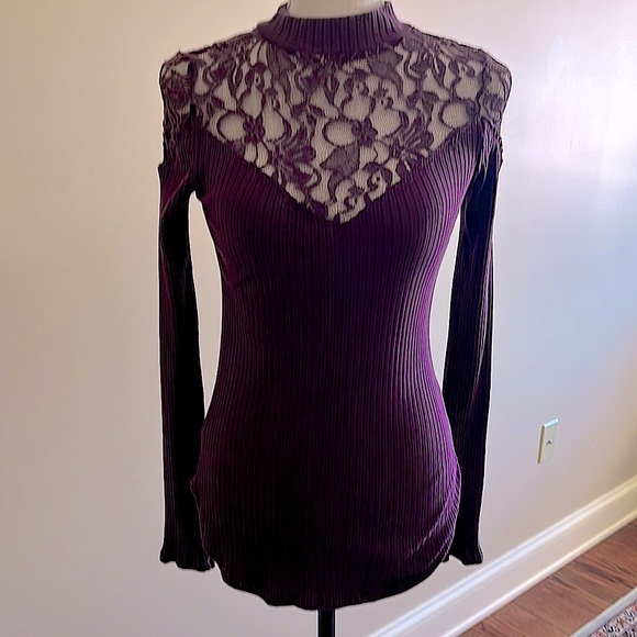 Free People Purple Lace Inset Long Sleeve Sweater. Excellent condition. Size XS - Picture 1 of 8